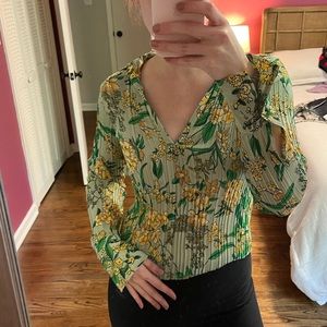 Vintage Y2K Long Sleeve Pleated Collared V-Neck Floral Print Blouse Top …